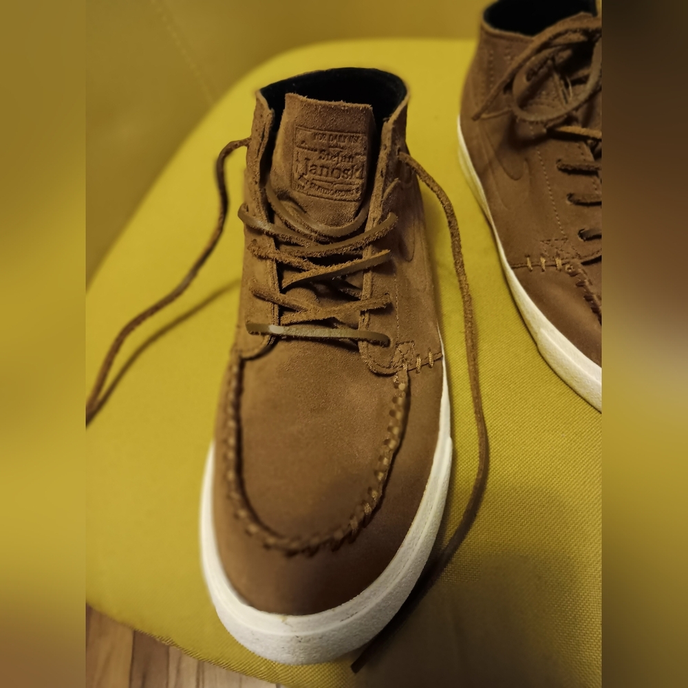 Nike Brown Sneakers